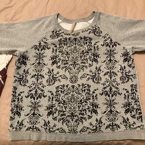 Vintage Women's Gray and Black Patterned Crew Neck Sweatshirt